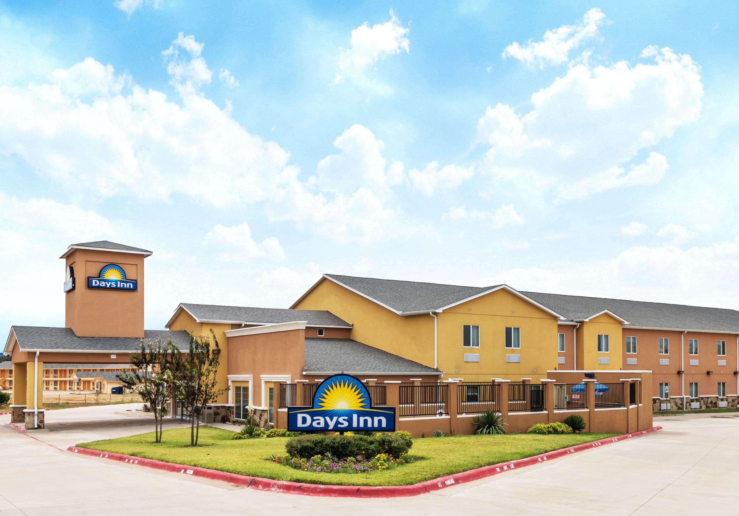 Days Inn By Wyndham Rockdale Texas Eksteriør bilde