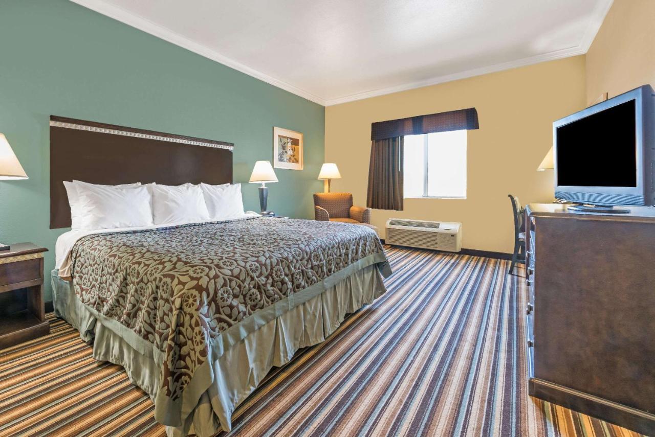 Days Inn By Wyndham Rockdale Texas Eksteriør bilde